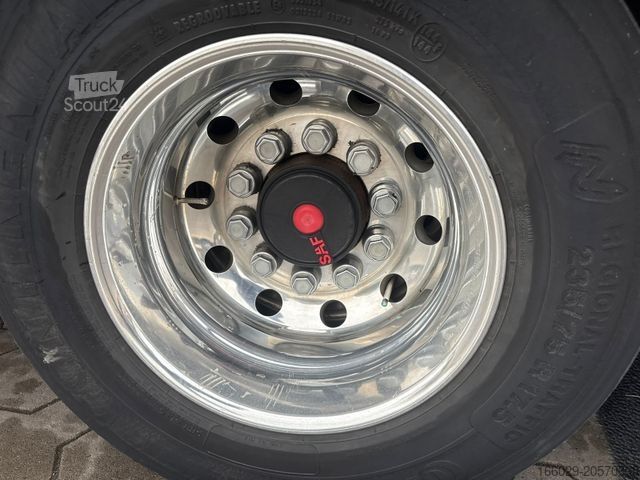 Tieflader-Sattelauflieger  Tiefbett Stufensattel mit Auffahrrampe 25T