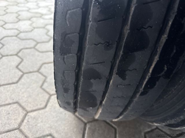 Remorque surbaissée  Tiefbett Stufensattel mit Auffahrrampe 25T