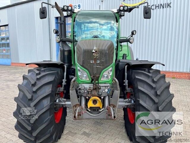 Tractor Fendt 724 VARIO S4 Profi Plus