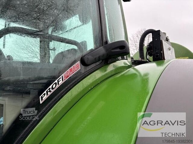 Tractor Fendt 724 VARIO S4 Profi Plus