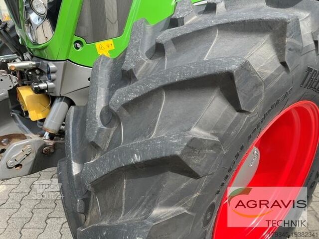 Tractor Fendt 826 VARIO S4 Profi Plus