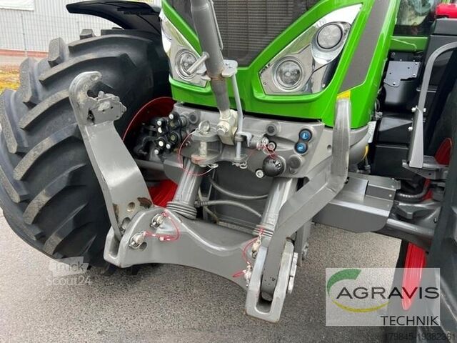 Tractor Fendt 828 VARIO S4 Profi Plus