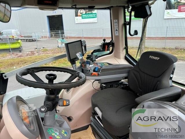 Tractor Fendt 828 VARIO S4 Profi Plus