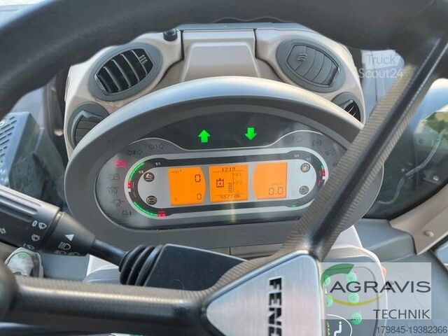 Tractor Fendt 828 VARIO S4 Profi