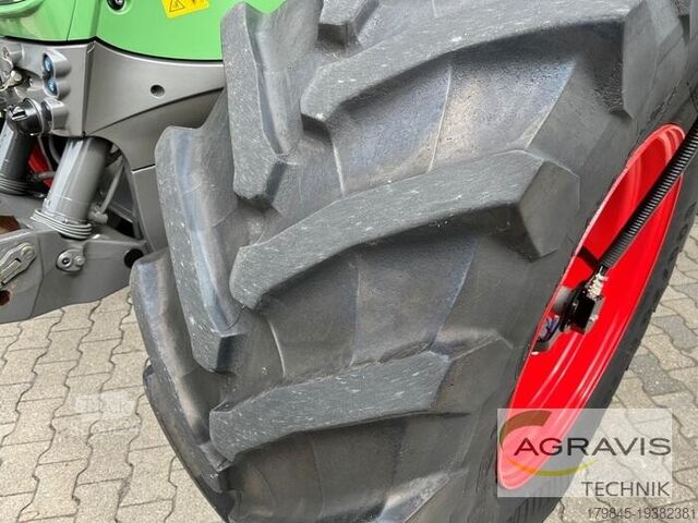 Tractor Fendt 824 VARIO S4 Profi