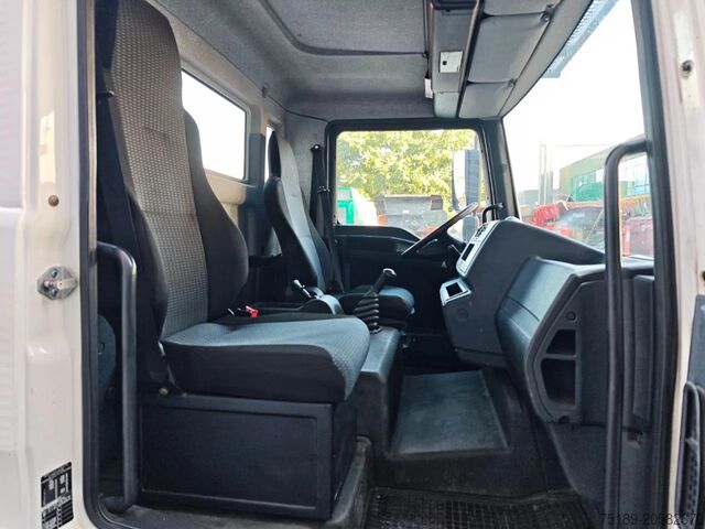 Kaldırma platformu Palfinger P300KS MAN TGL 8.150 4x2