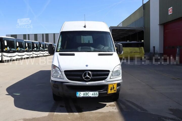 Minibús Mercedes-Benz Sprinter 516 / Travel / Transfer 45/Retarder