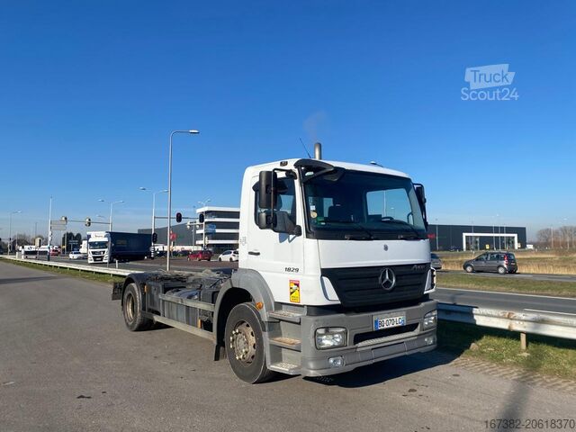 Alváz vezetőfülkével MercedesBenz AXOR 1829 4x2 chassis cab