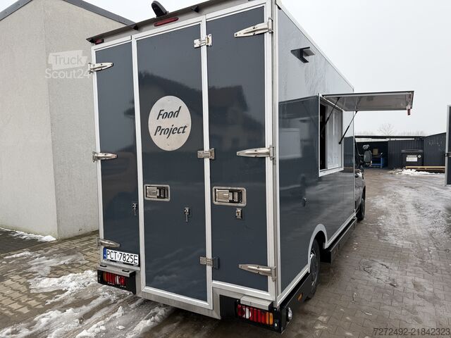 Furgone distributore automatico Renault Master