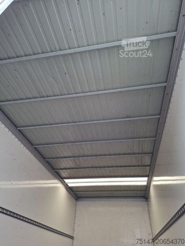 Furgons ar kasti IVECO ML 75E17/P 3-Sitzer Klima Koffer Türen Treppe