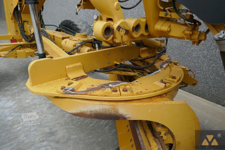 Grader Caterpillar 140M2