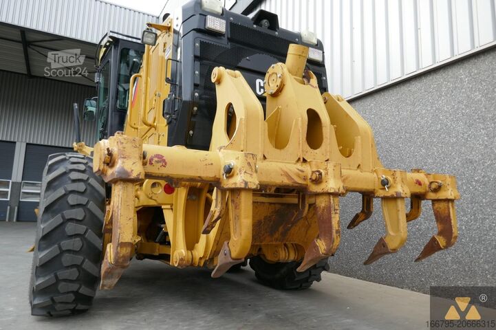 Grader Caterpillar 140M2
