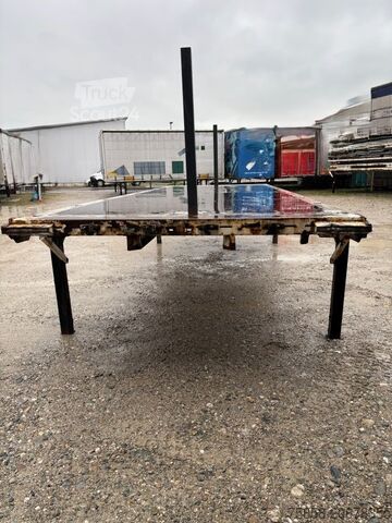 Відкритий змінний корпус Krone Plattform 7,82m mit Steckrungen mittig