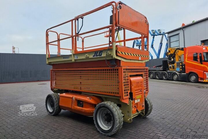 Scherenhebebühne JLG M4069 Hybrid, 14.2m Working Height, 360kg Capacity