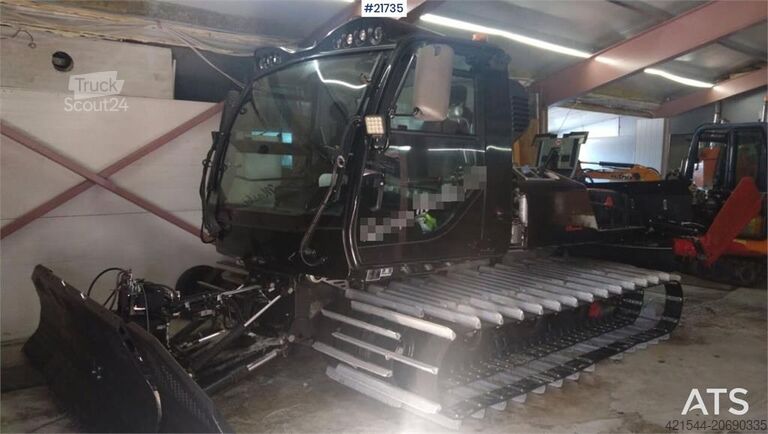 Snowplough Prinoth Huskey snow groomer