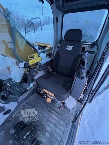 Vikšrinis ekskavatorius CAT 323