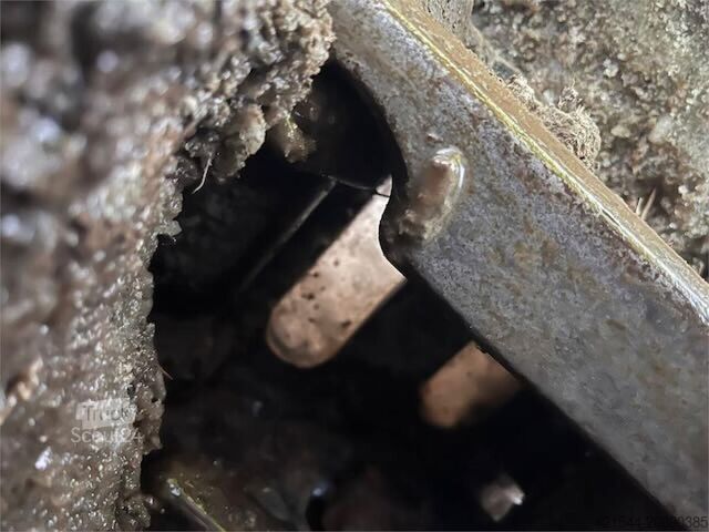 Vikšrinis ekskavatorius CAT 323