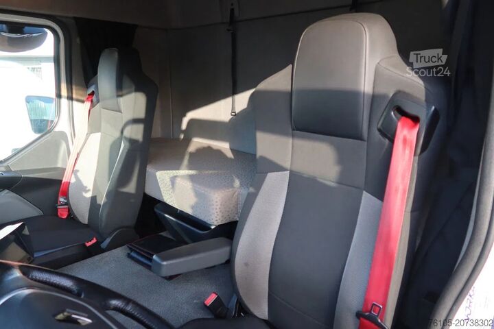 Resväska Renault D250 Bakwagen + Laadklep Deuren