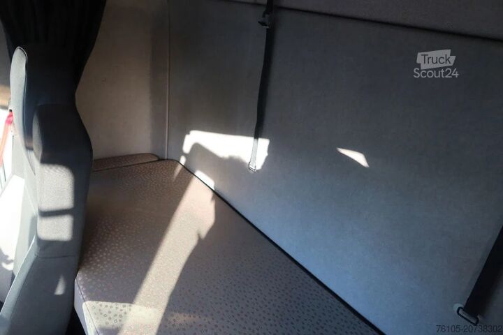 Resväska Renault D250 Bakwagen + Laadklep Deuren