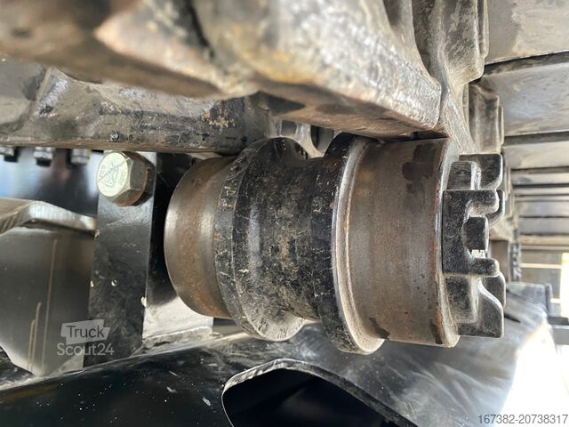 Paletli ekskavatör Caterpillar 323D3