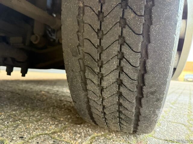 čemodāns Renault D 12 150 WIDE 7.3M LBW Airco 322.090KM! NL Truck