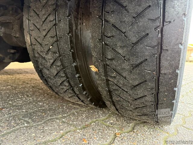 čemodāns Renault D 12 150 WIDE 7.3M LBW Airco 322.090KM! NL Truck