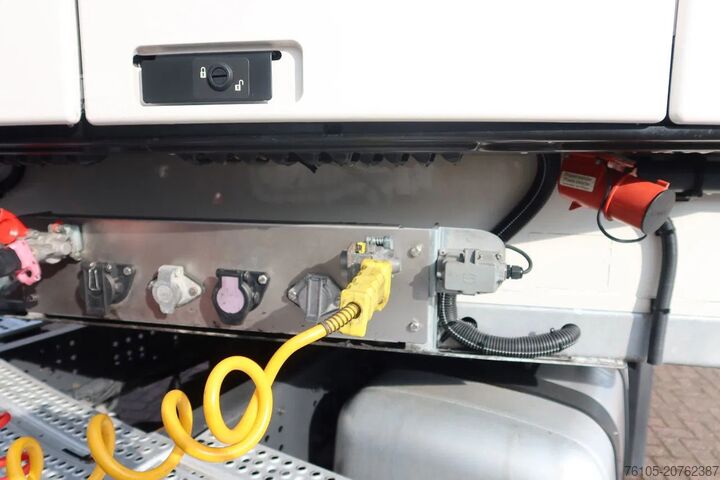 Gekoeld/bevroren transport SOR IBERICA City trailer Koel/Vries+ klep 2500kg Bi-temp Ca...