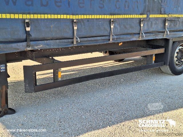 Semirimorchio con telone Schmitz Cargobull Curtainsider Mega
