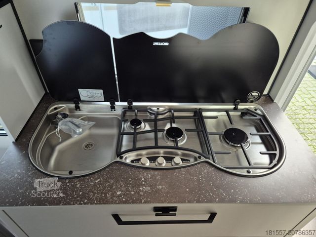 Bivalnik BÜRSTNER B66 485 TS 2.000 kg / Duschpaket