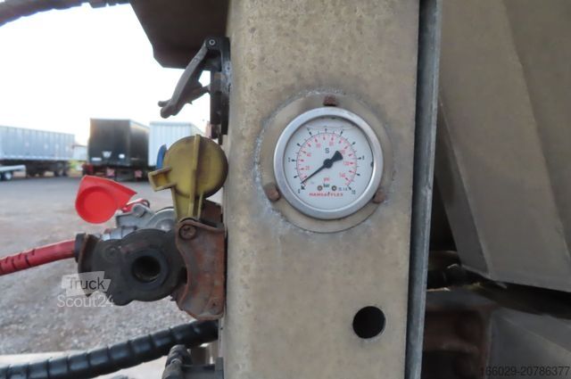 Savivartis puspriekabė BENALU Landliner 50 m³