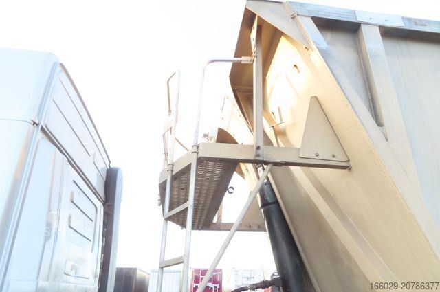 Savivartis puspriekabė BENALU Landliner 50 m³