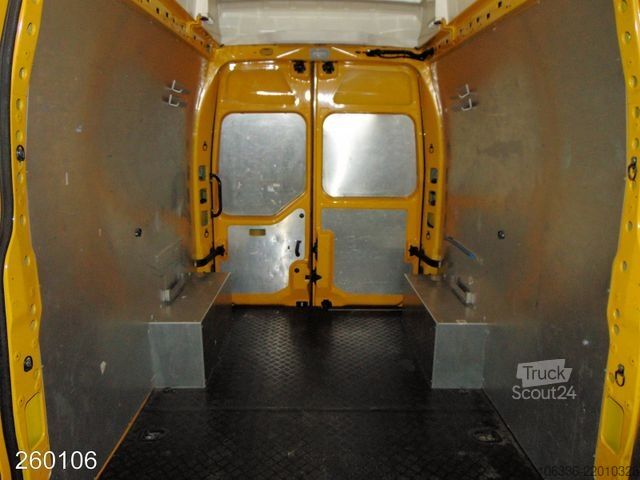 Furgoneta de caja alta RENAULT Master 2.3 dCi 135 L3H3 -Kamera-