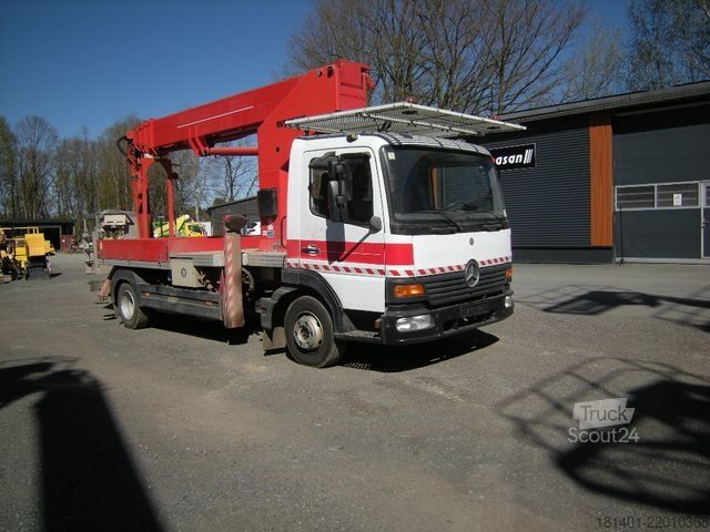Teherautóra szerelt munkaállvány MERCEDES-BENZ 815 Atego mit Ruthmann TK250, 25m