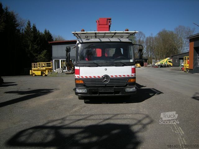 Teherautóra szerelt munkaállvány MERCEDES-BENZ 815 Atego mit Ruthmann TK250, 25m
