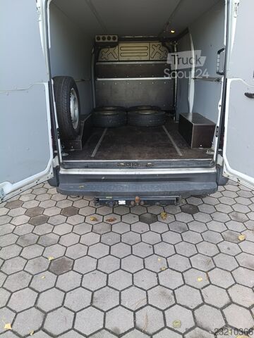 Dostavno vozilo s kesonom Iveco Daily 35s16