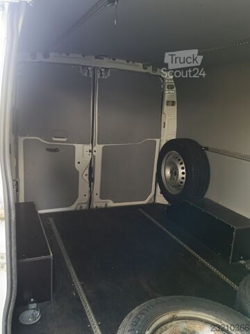 Dostavno vozilo s kesonom Iveco Daily 35s16
