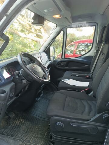 Dostavno vozilo s kesonom Iveco Daily 35s16