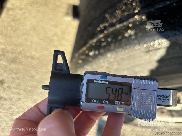 Otevřený návěs s plachtou Schmitz Cargobull Semitrailer Curtainsider Mega