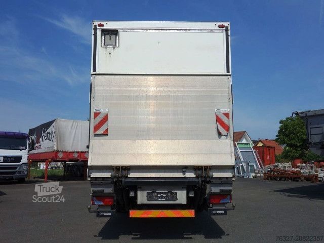 Autocarro con cassone MAN TGM 18.340 4X2 LL Koffer mit Heizung