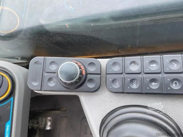 Empilhadeira frontal JCB TLT 35-22E - 2RM électrique