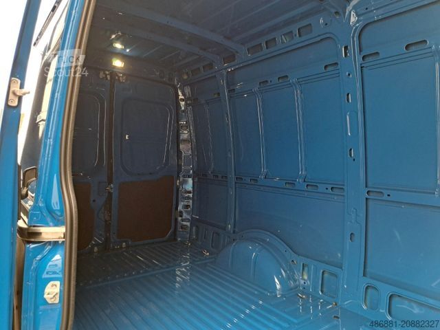 Dobozos furgon IVECO 35S14 V