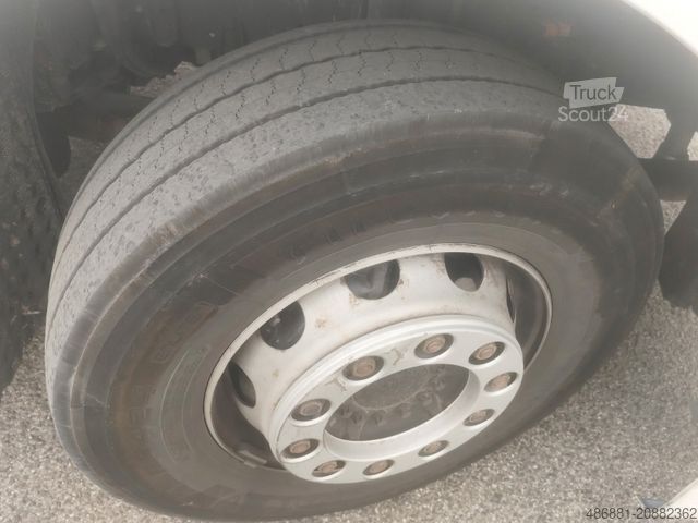 Standarta vilcējs MAN TGX 18.470