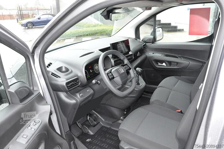 Ploščati dostavnik Fiat Doblò F5331 L1 3,5T – 1.5 BLuehdIi Multijet 100...