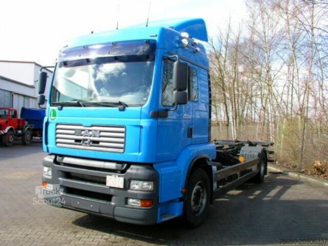 Camión con caja móvil MAN TGA 02 18.410 TGA2 Achs BDF- LKW