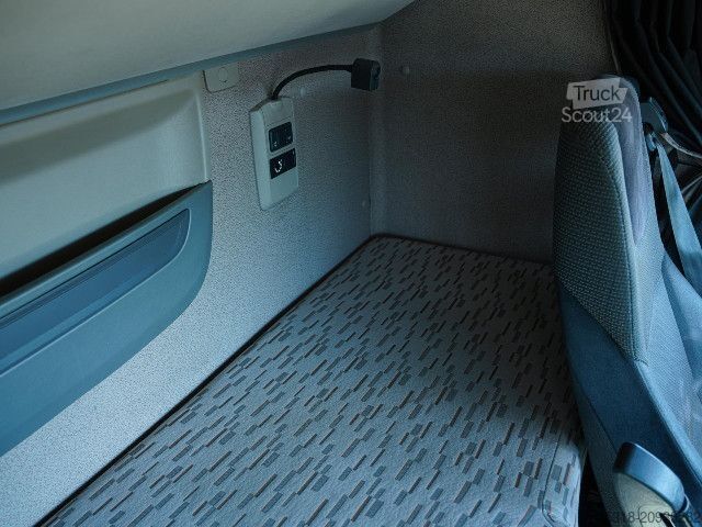 Стандартний тягач DAF TRATTORE STRADALE