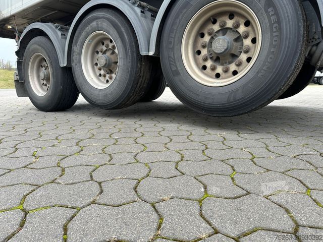 Semiremorcă basculantă KEMPF SKM 35/3 Thermo Mulde | TÜV NEU