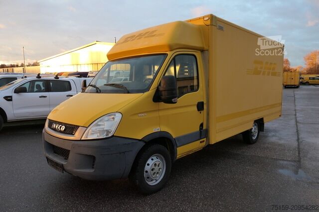Furgão fechado iveco Daily 35 S11 C30C AUTOMATIK KAMERA Regale LUFT
