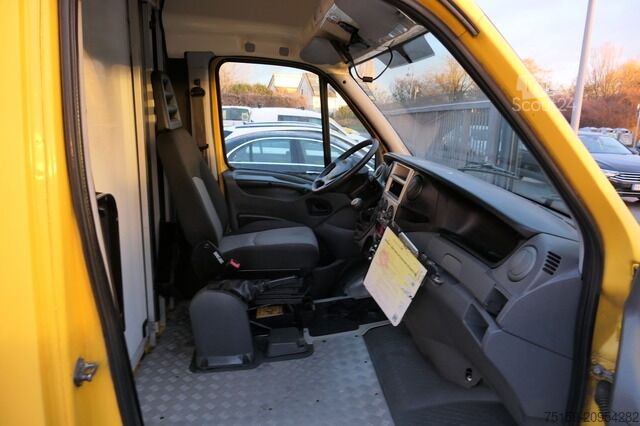 Furgão fechado iveco Daily 35 S11 C30C AUTOMATIK KAMERA Regale LUFT