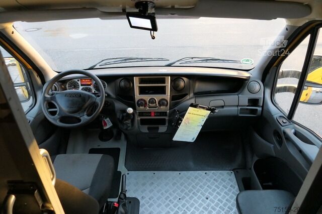 Furgão fechado iveco Daily 35 S11 C30C AUTOMATIK KAMERA Regale LUFT