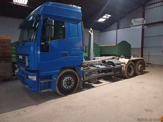 Autocamion cu caroserie interschimbabilă IVECO LD 260E43 6x2 Fahrgestell